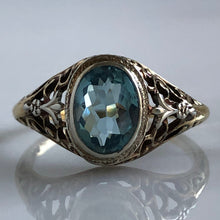 Load image into Gallery viewer, Vintage Aquamarine 14K Yellow Gold Filigree Ring