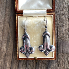 Load image into Gallery viewer, Hector Aguilar Floral Mexican Silver Earrings