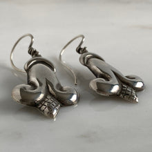 Load image into Gallery viewer, Hector Aguilar Floral Mexican Silver Earrings
