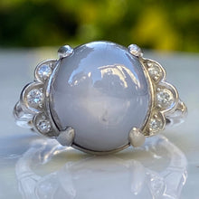 Load image into Gallery viewer, Vintage 18ct Star Sapphire & Diamond Platinum Ring