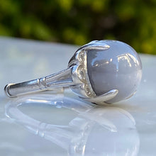 Load image into Gallery viewer, Vintage 18ct Star Sapphire & Diamond Platinum Ring