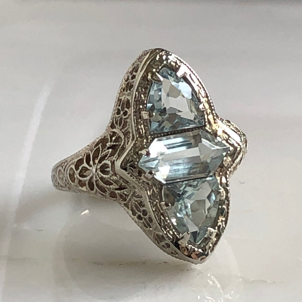 Edwardian Aquamarine Filigree 14K White Gold Ring